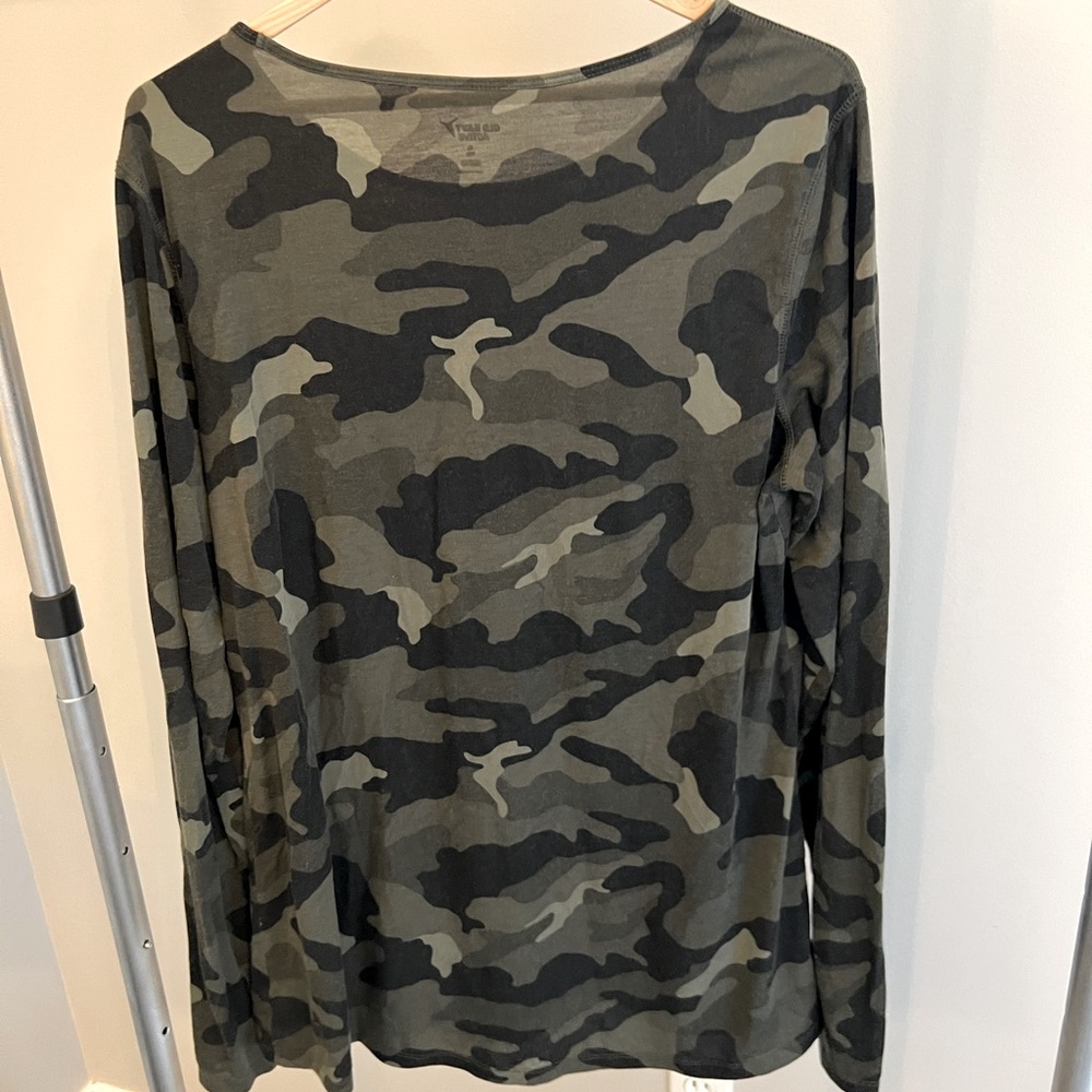 Old Navy Active XL Tall LS camo tee EUC